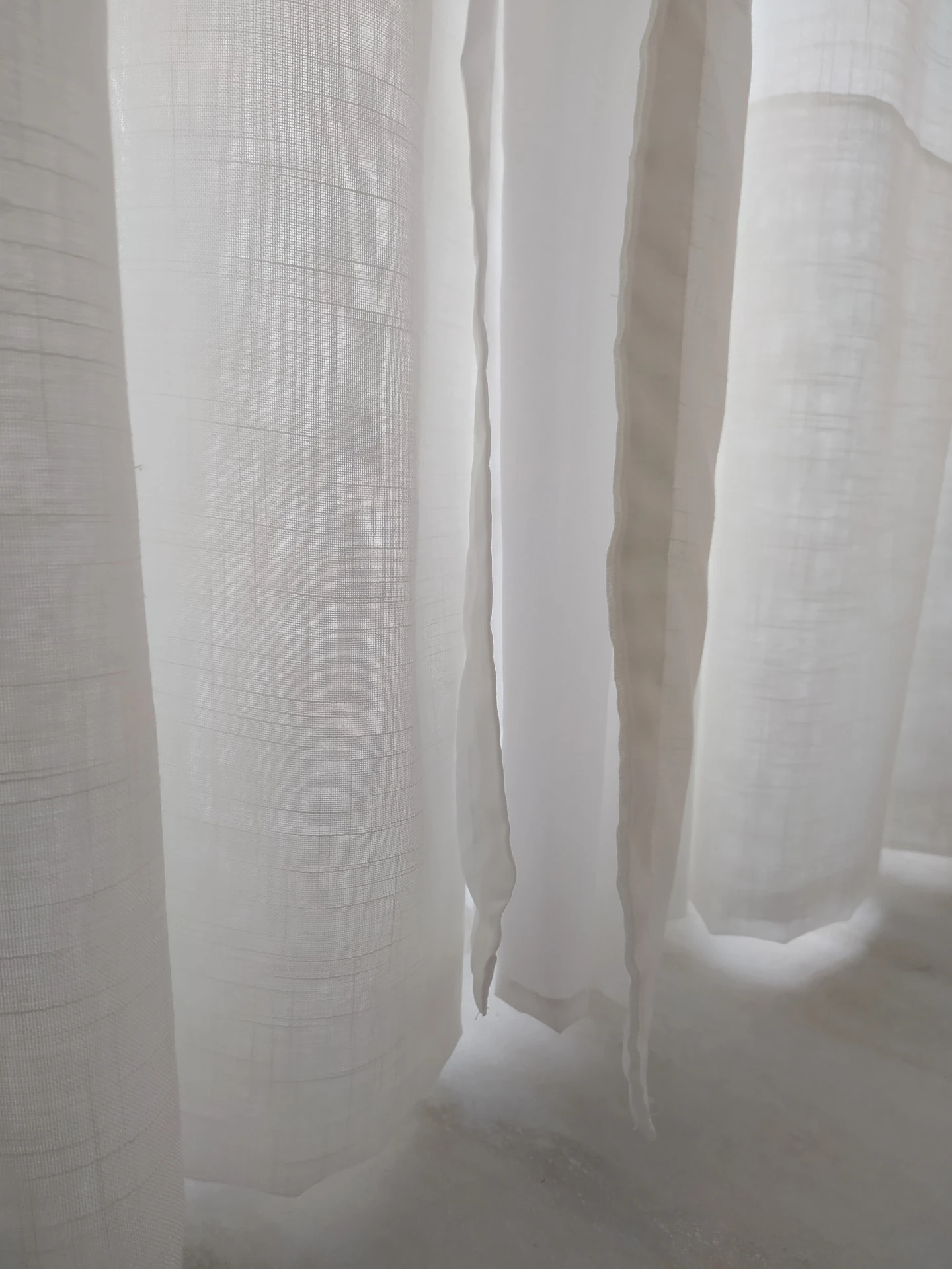 Depois da higienização de cortinas pela GBlimp: tecido limpo e higienizado