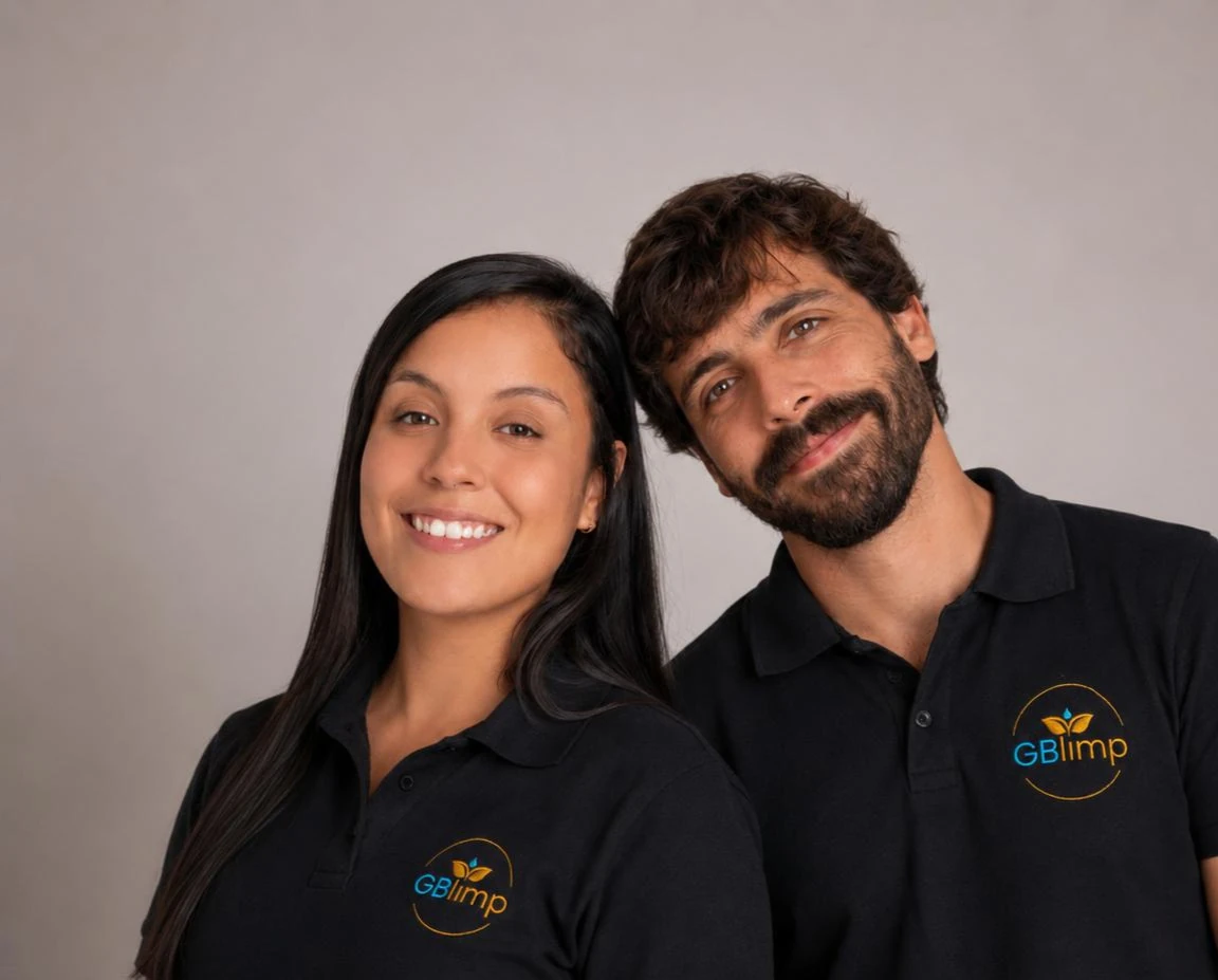 Guilherme e Talitha, fundadores da GBlimp, empresa de higienização na Grande Florianópolis